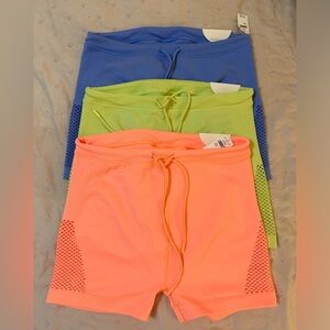 NWT! Aerie Offline Seamless Shortie! 3 PACK BUNDLE! 🔥